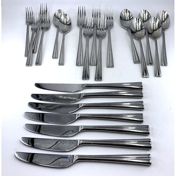 Reed and Barton Stainless Flatware 23 Pieces 18/10 Stainless - Picture 1 of 7